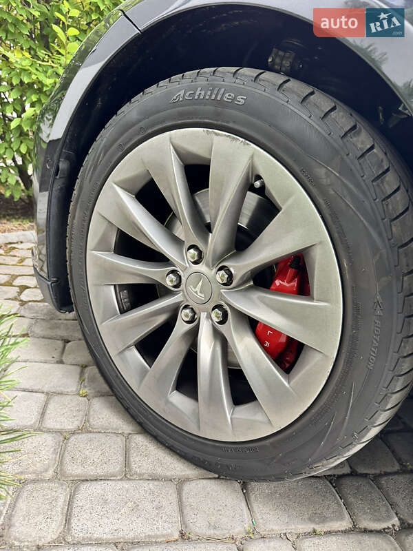 Ліфтбек Tesla Model S 2015 в Києві фото 43 Ліфтбек Tesla Model S 2015 в Києві