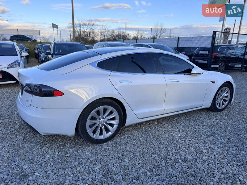 Ліфтбек Tesla Model S 2016 в Івано-Франківську