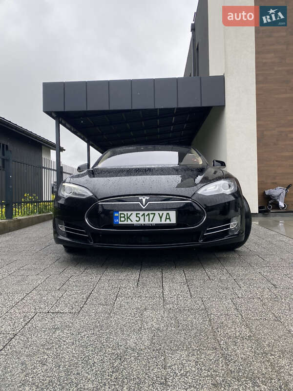 Лифтбек Tesla Model S 2014 в Ровно фото 17 Лифтбек Tesla Model S 2014 в Ровно