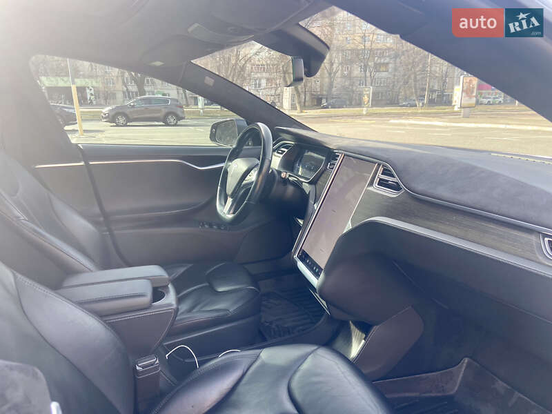 Лифтбек Tesla Model S 2015 в Броварах