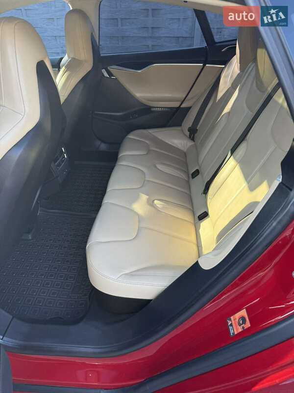 Ліфтбек Tesla Model S 2016 в Білій Церкві