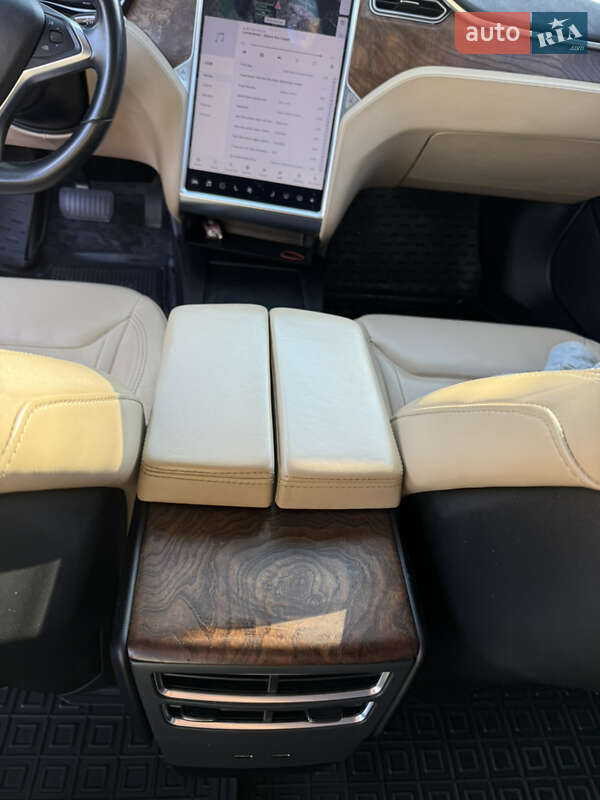 Ліфтбек Tesla Model S 2016 в Білій Церкві