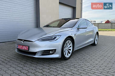 Ліфтбек Tesla Model S 2017 в Радехові