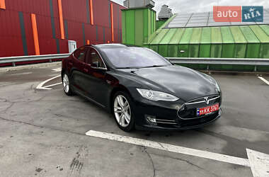 Ліфтбек Tesla Model S 2015 в Києві