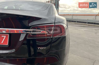 Ліфтбек Tesla Model S 2015 в Києві