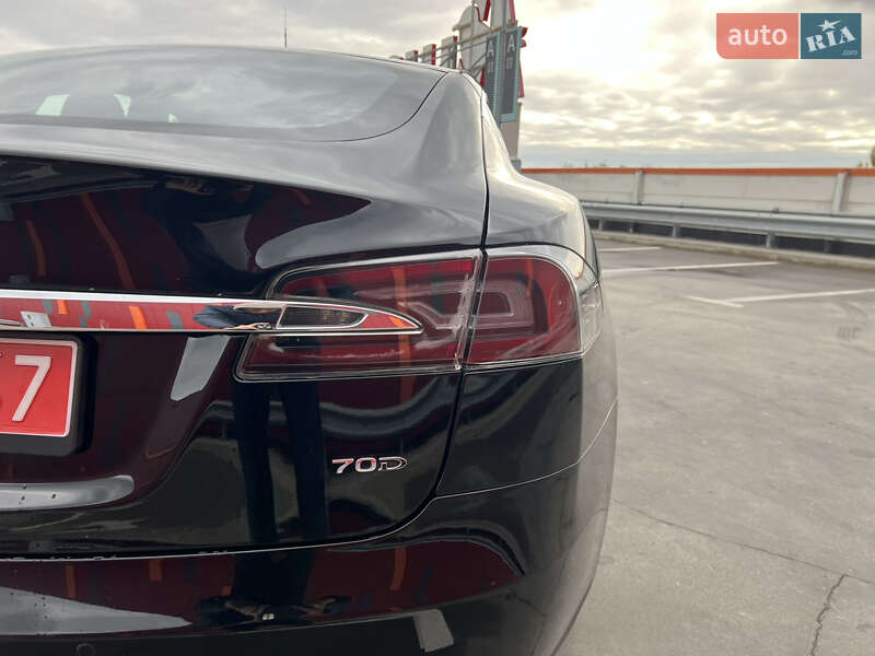 Ліфтбек Tesla Model S 2015 в Києві