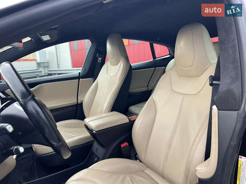 Ліфтбек Tesla Model S 2015 в Києві