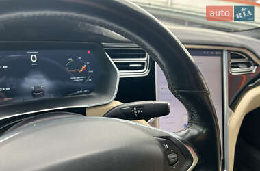 Ліфтбек Tesla Model S 2015 в Києві