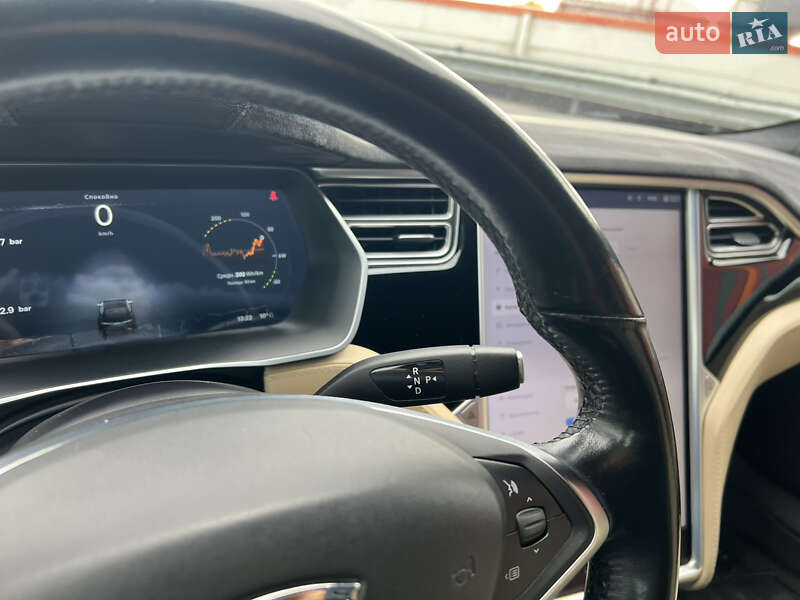 Ліфтбек Tesla Model S 2015 в Києві