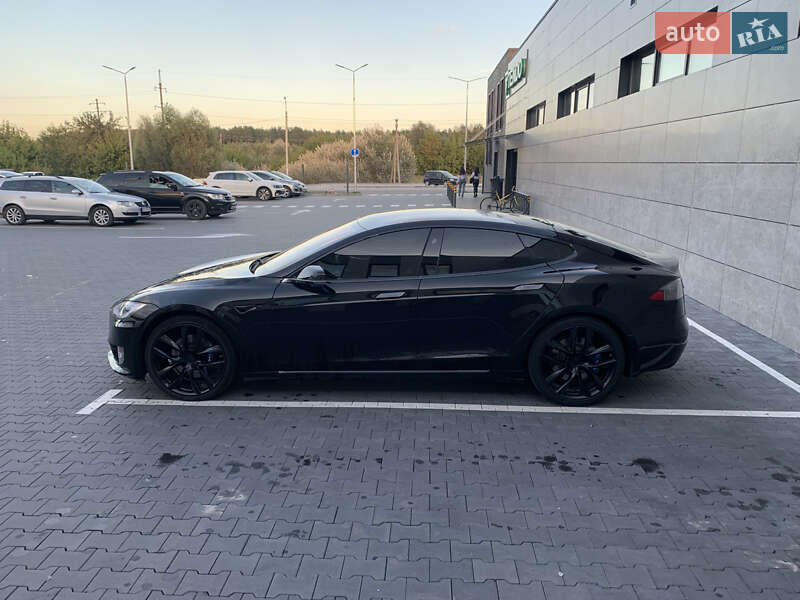 Ліфтбек Tesla Model S 2017 в Сарнах фото 16 Ліфтбек Tesla Model S 2017 в Сарнах