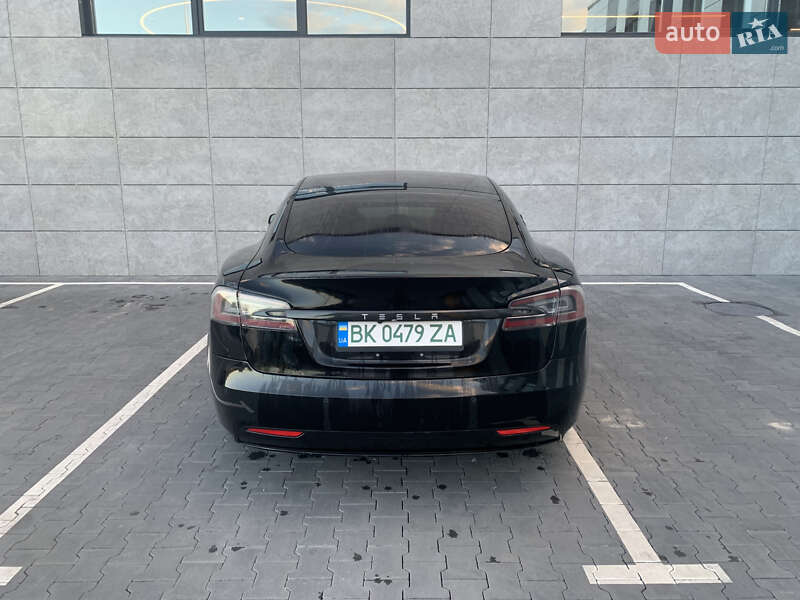 Ліфтбек Tesla Model S 2017 в Сарнах фото 37 Ліфтбек Tesla Model S 2017 в Сарнах