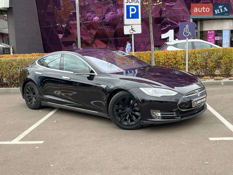 Tesla Model S 2016