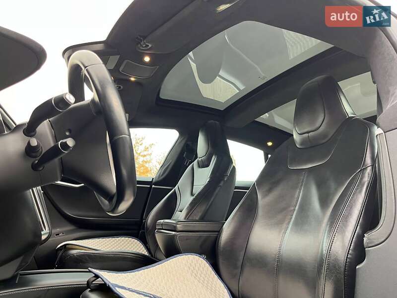 Ліфтбек Tesla Model S 2016 в Києві