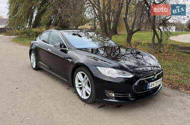Ліфтбек Tesla Model S 2015 в Житомирі