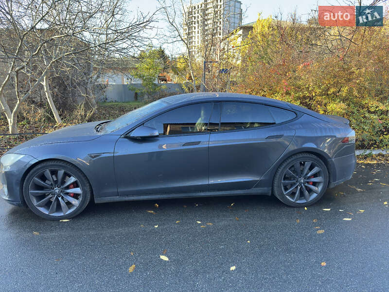 Ліфтбек Tesla Model S 2014 в Вишгороді фото Ліфтбек Tesla Model S 2014 в Вишгороді