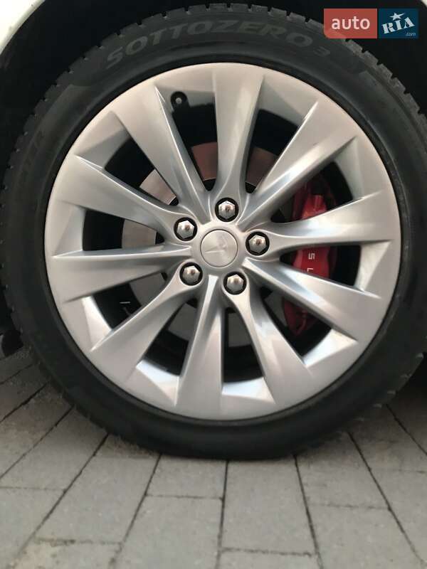 Ліфтбек Tesla Model S 2019 в Вінниці