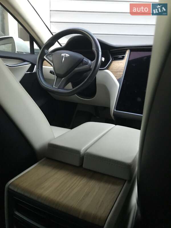 Ліфтбек Tesla Model S 2019 в Вінниці