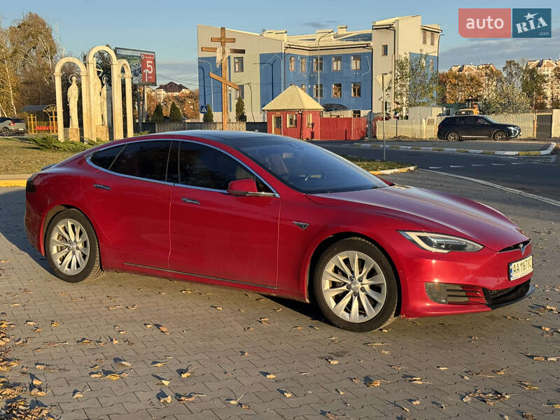 Ліфтбек Tesla Model S 2016 в Києві фото 6 Ліфтбек Tesla Model S 2016 в Києві