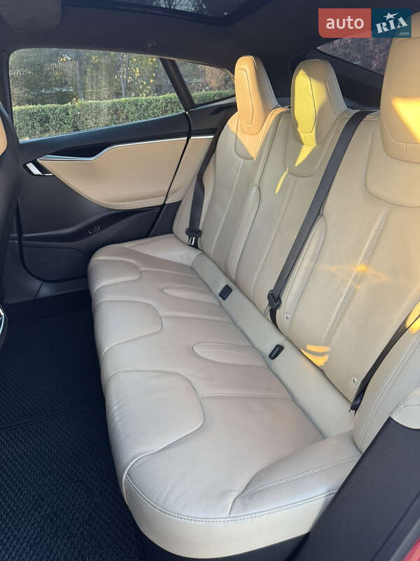 Ліфтбек Tesla Model S 2016 в Києві фото 22 Ліфтбек Tesla Model S 2016 в Києві