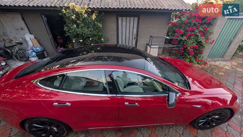 Лифтбек Tesla Model S 2019 в Киеве фото 18 Лифтбек Tesla Model S 2019 в Киеве