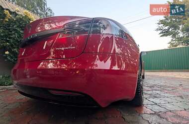 Лифтбек Tesla Model S 2019 в Киеве