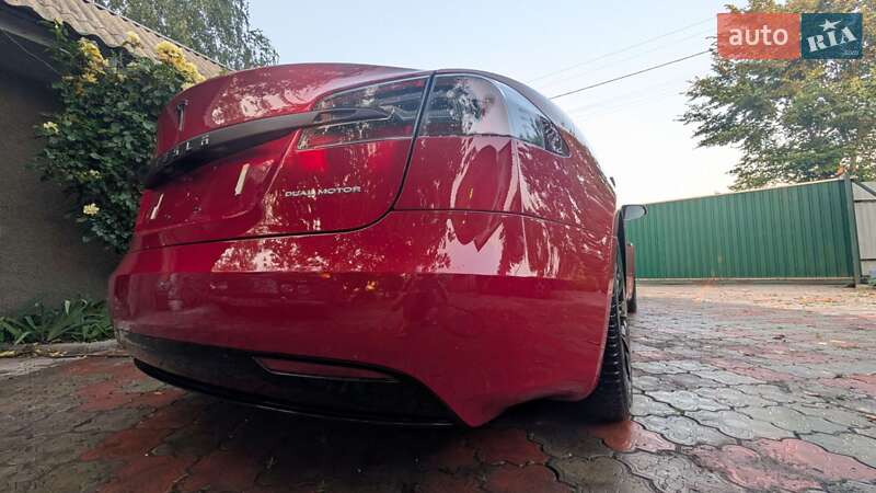 Лифтбек Tesla Model S 2019 в Киеве фото 25 Лифтбек Tesla Model S 2019 в Киеве