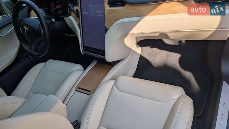 Лифтбек Tesla Model S 2019 в Киеве фото 34 Лифтбек Tesla Model S 2019 в Киеве