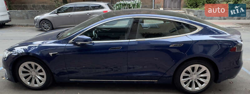 Ліфтбек Tesla Model S 2018 в Хмельницькому