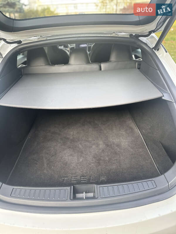 Ліфтбек Tesla Model S 2017 в Житомирі фото 12 Ліфтбек Tesla Model S 2017 в Житомирі