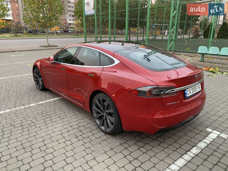 Лифтбек Tesla Model S 2018 в Черкассах