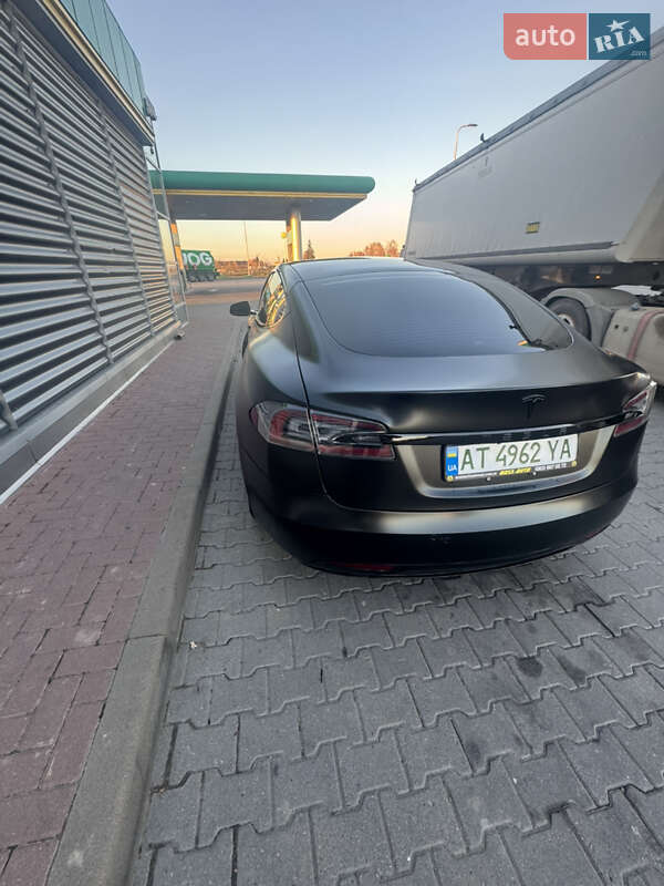 Лифтбек Tesla Model S 2018 в Коломые