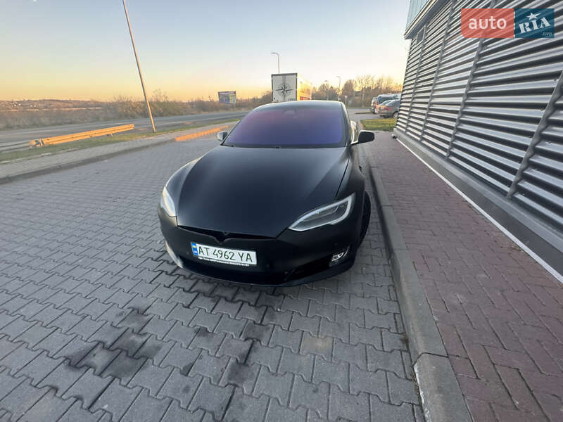 Лифтбек Tesla Model S 2018 в Коломые