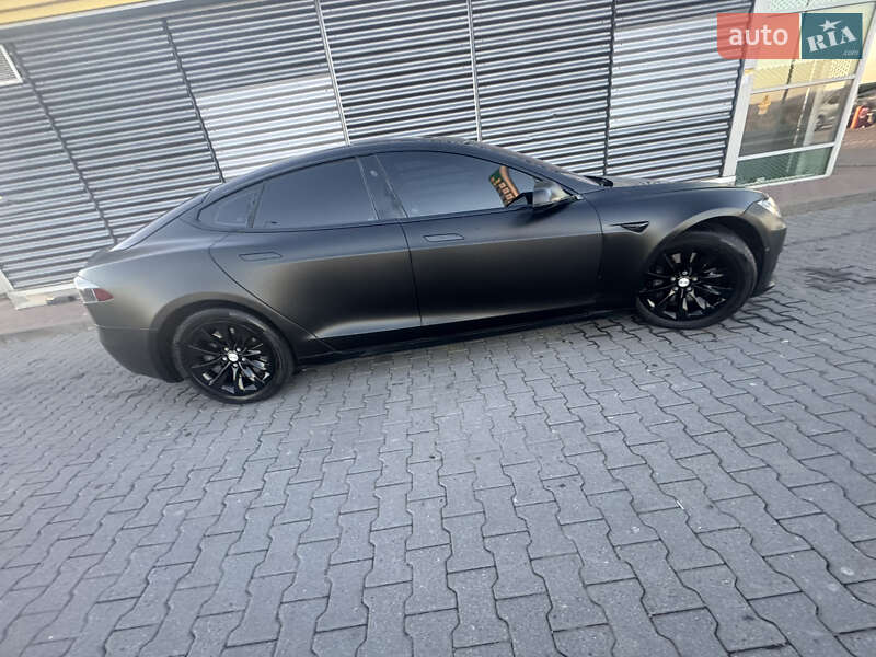 Лифтбек Tesla Model S 2018 в Коломые