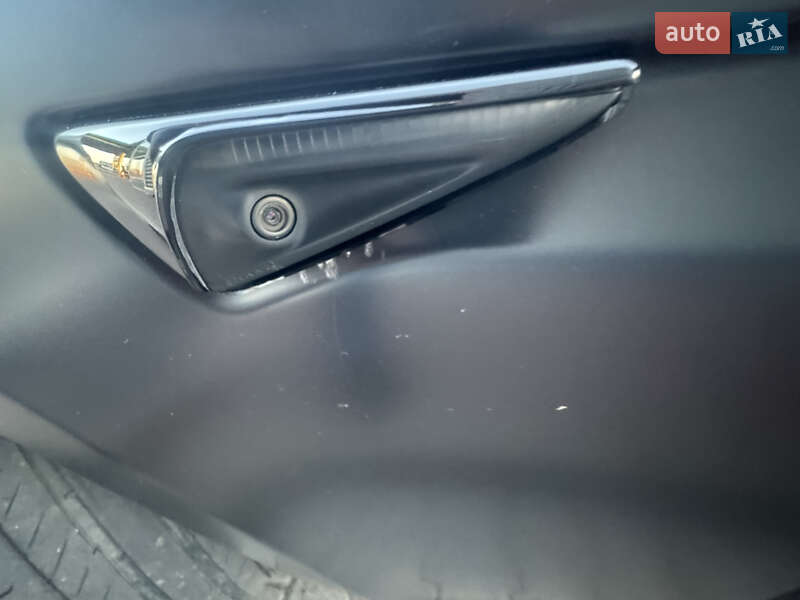 Лифтбек Tesla Model S 2018 в Коломые