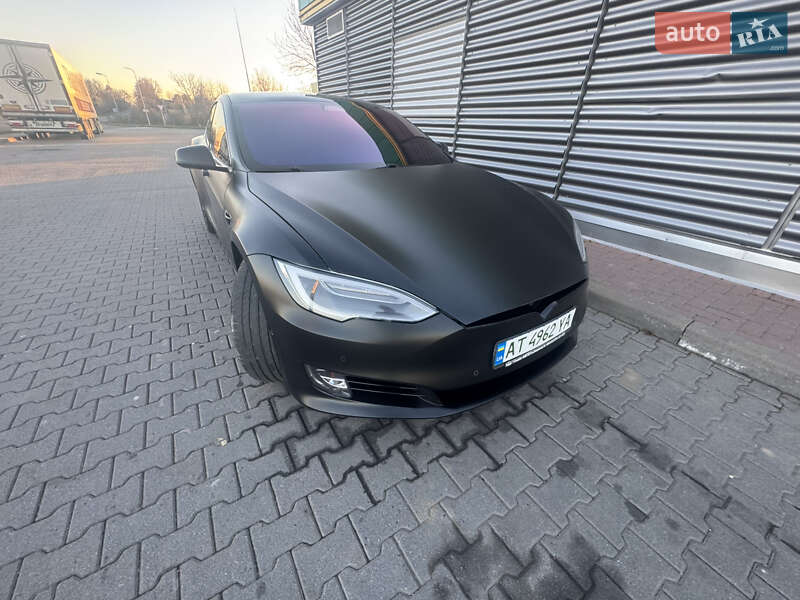 Лифтбек Tesla Model S 2018 в Коломые