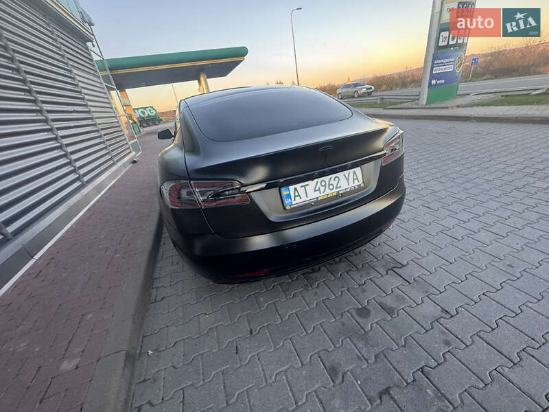 Лифтбек Tesla Model S 2018 в Коломые