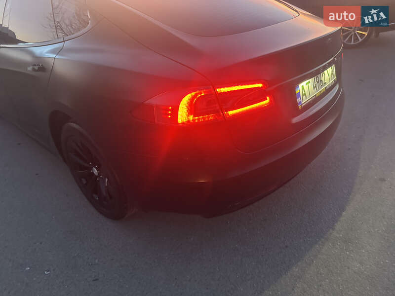 Лифтбек Tesla Model S 2018 в Коломые