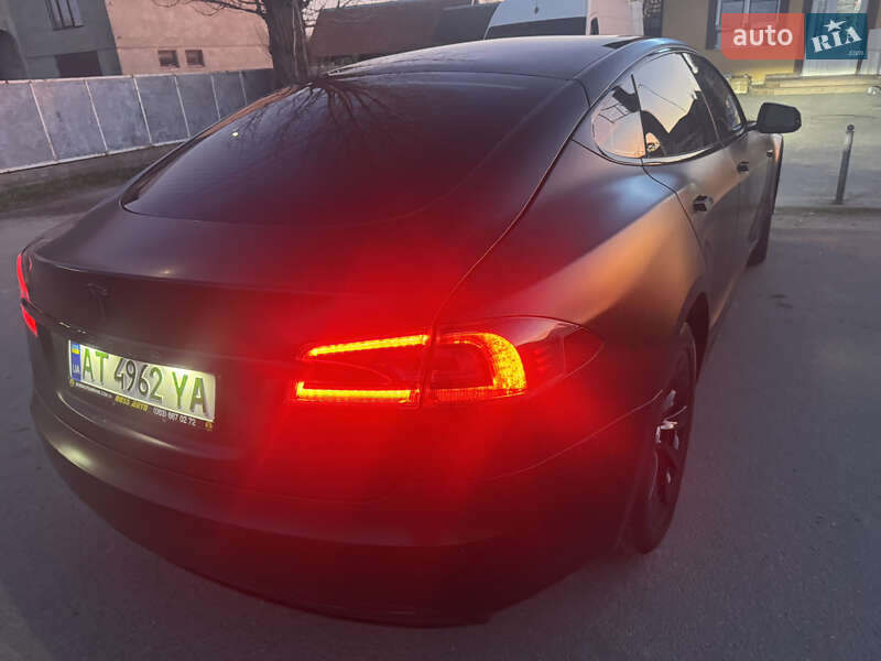 Лифтбек Tesla Model S 2018 в Коломые