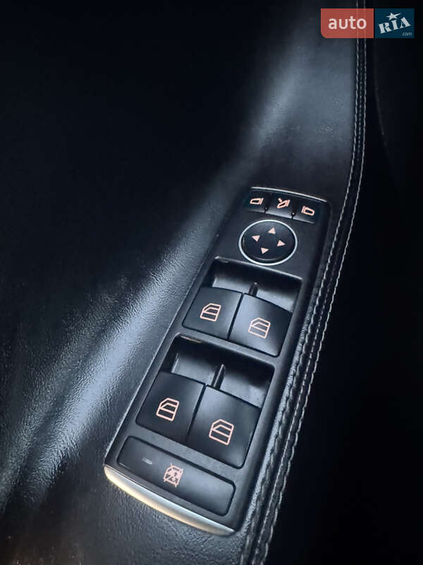 Лифтбек Tesla Model S 2018 в Коломые