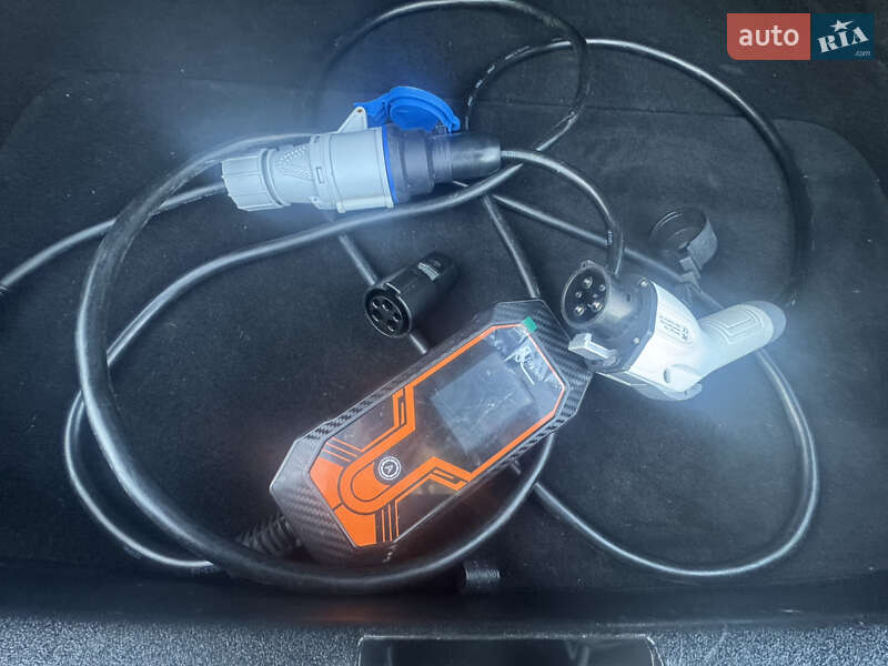 Лифтбек Tesla Model S 2018 в Коломые