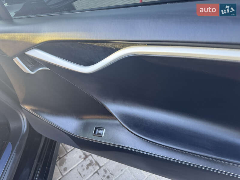 Лифтбек Tesla Model S 2018 в Коломые