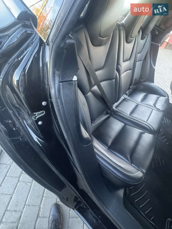 Лифтбек Tesla Model S 2018 в Коломые