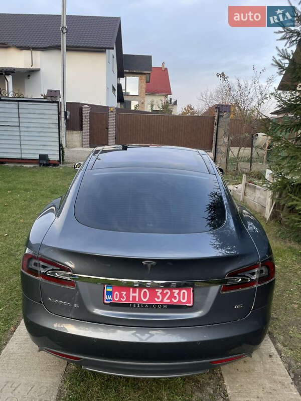 Ліфтбек Tesla Model S 2014 в Чернівцях