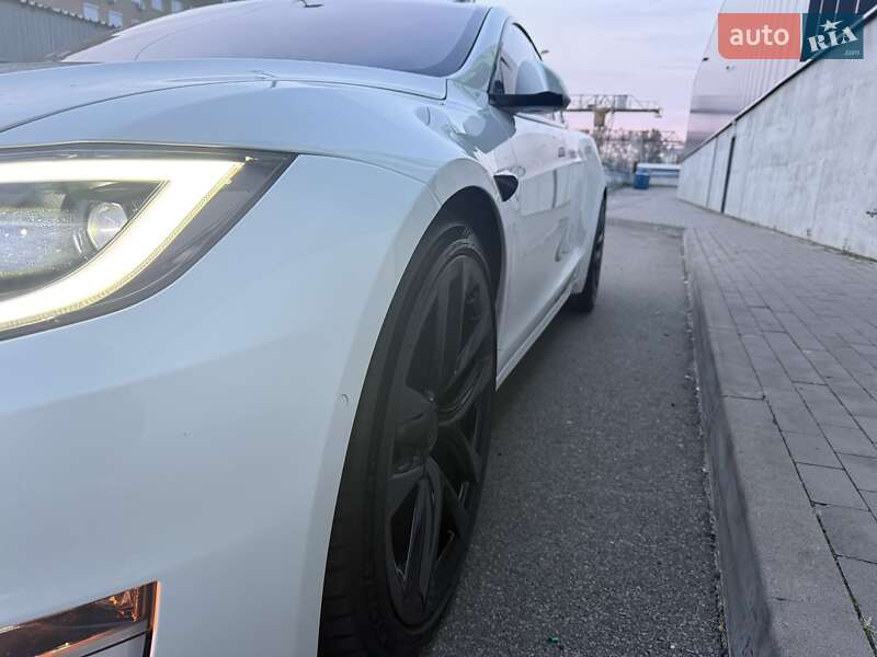 Лифтбек Tesla Model S 2021 в Киеве фото 20 Лифтбек Tesla Model S 2021 в Киеве