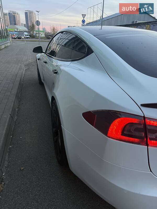 Лифтбек Tesla Model S 2021 в Киеве фото 24 Лифтбек Tesla Model S 2021 в Киеве