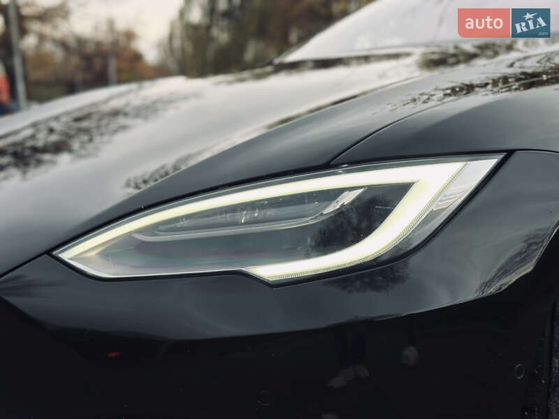 Ліфтбек Tesla Model S 2016 в Києві