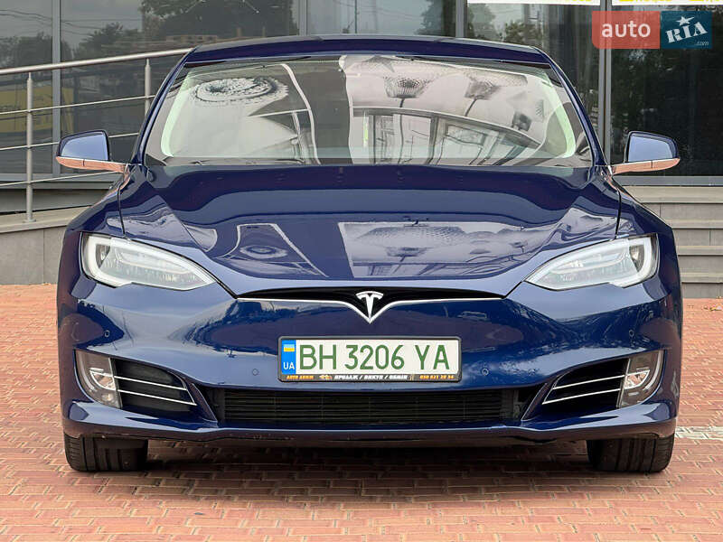 Лифтбек Tesla Model S 2016 в Одессе