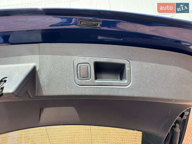 Лифтбек Tesla Model S 2016 в Одессе