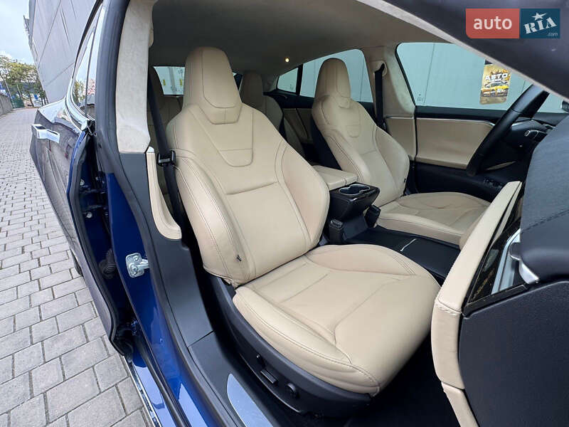 Лифтбек Tesla Model S 2016 в Одессе