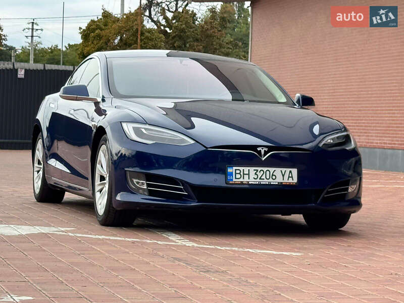 Лифтбек Tesla Model S 2016 в Одессе